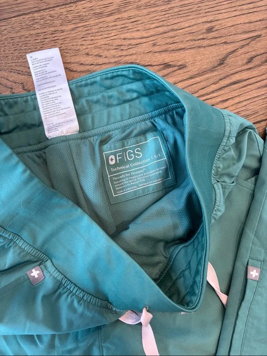 Figs scrub set - Picture 4 of 6